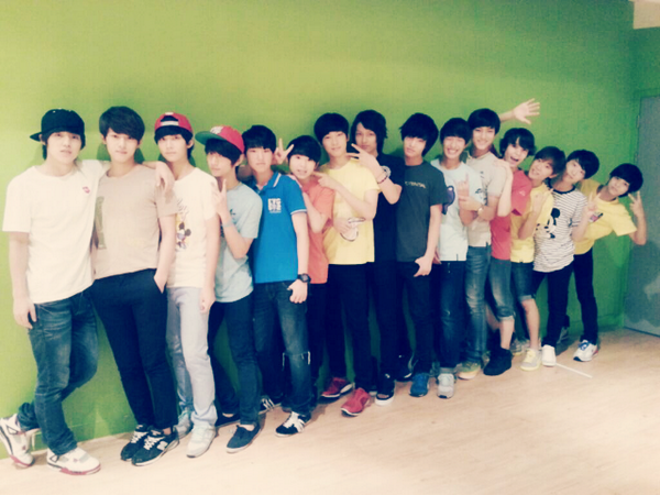 Foto grupal de SEVENTEEN durante sus días como aprendices - Miembros antes del debut en SEVENTEEN TV